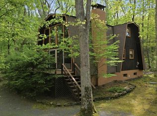 100 Heron Bay, Hawley, PA 18428