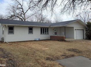 122 S 24th St, Denison, IA 51442