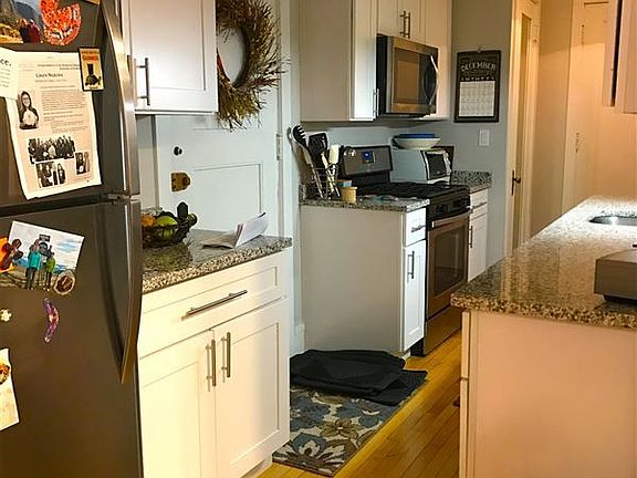 4th image of 543 W Fullerton Pkwy APT 3R