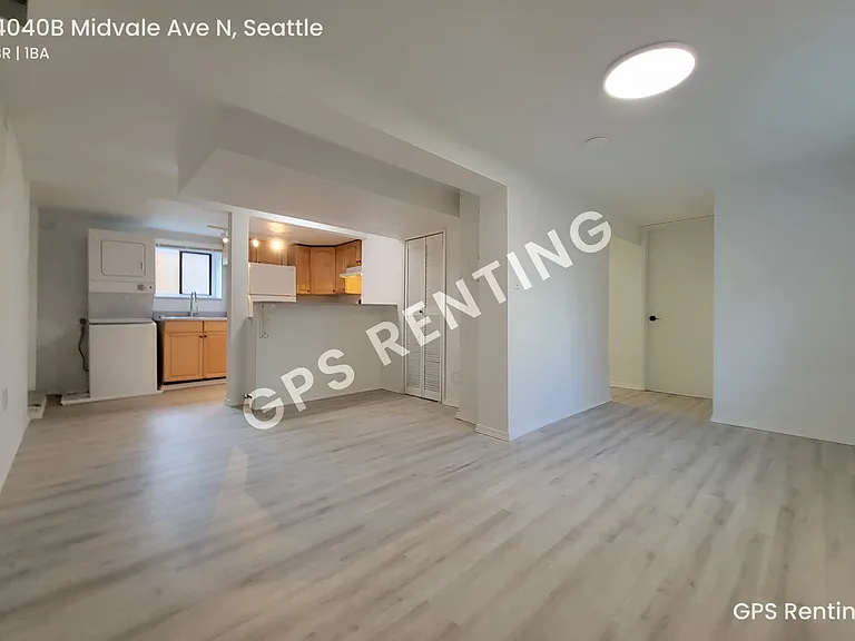 14040B Midvale Ave N #14040B — Photo 3