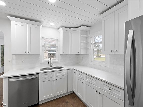 2nd image of 2640 Lost Nation Rd