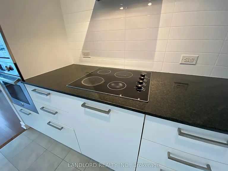14 York St #5209 — Photo 5