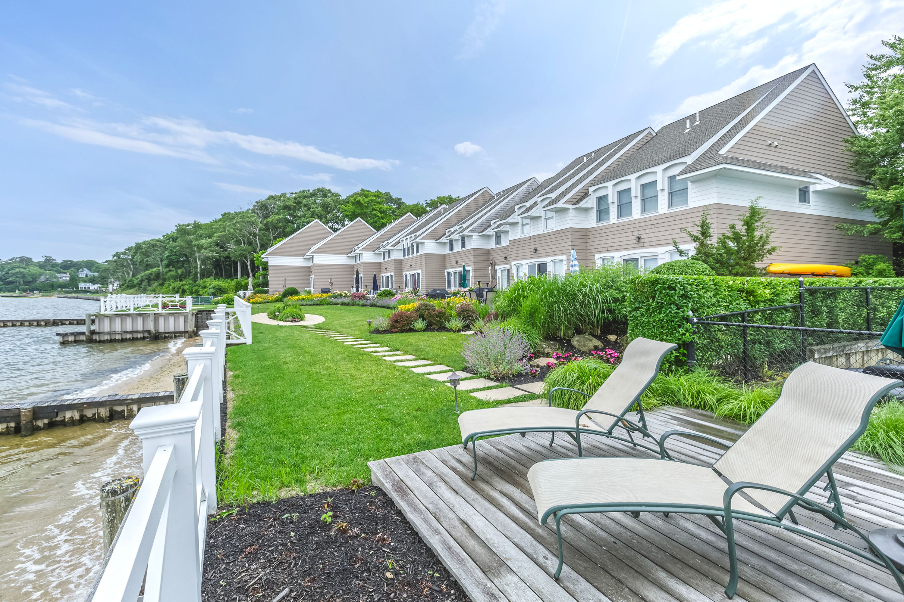 62 Canoe Place Rd Apt 513 in Hampton Bays Out East