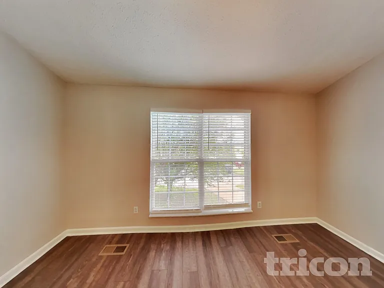 154 Braxton Park Ln — Photo 6