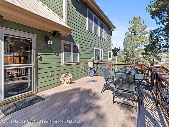 3rd image of 122 Wood Ln