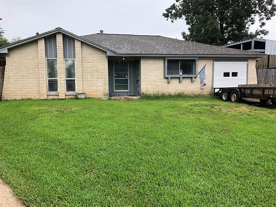 1st image of 12131 Wessex Dr