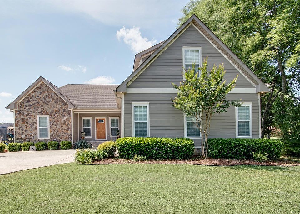1st image of 568 Laurel Ln