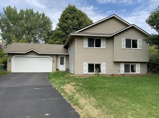 1004 158th St W, Burnsville, MN 55306