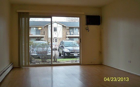 2nd image of 16W486 Lake Dr APT 106