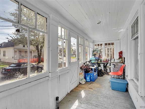 2nd image of 124 Ludington St