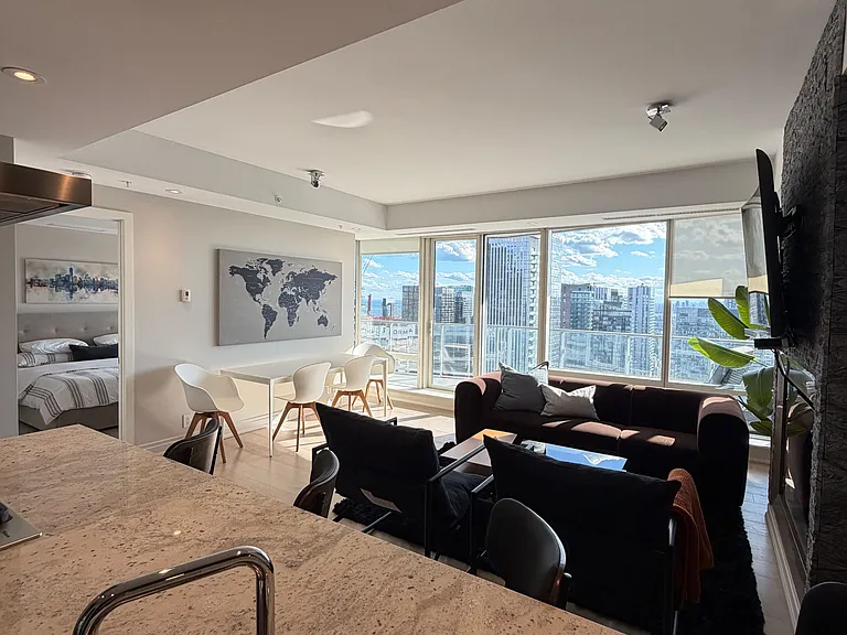 180 University Ave #4803 — Photo 4