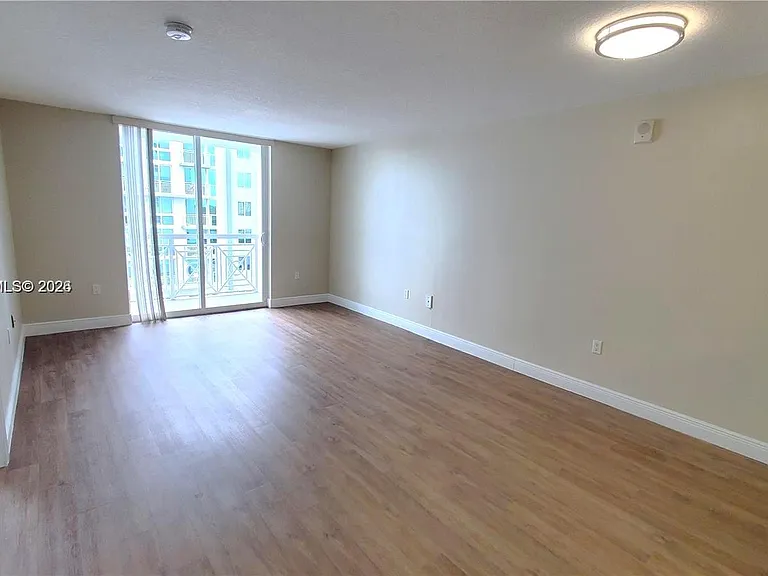 60 NW 37th Ave #806 — Photo 9