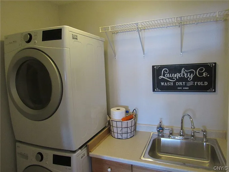 28 E River Rd #2-1 — Photo 18