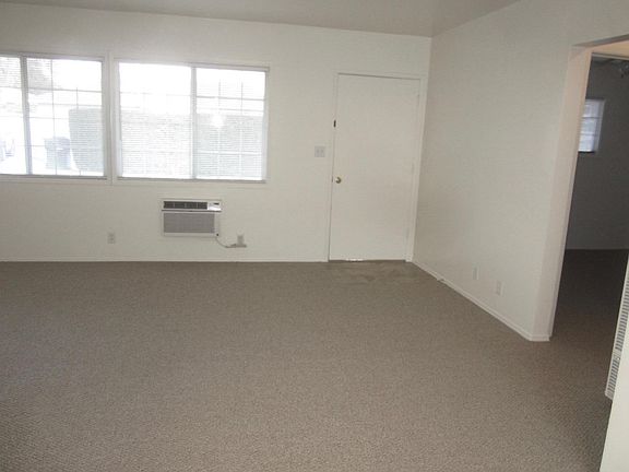 4th image of 5023 N Muscatel Ave