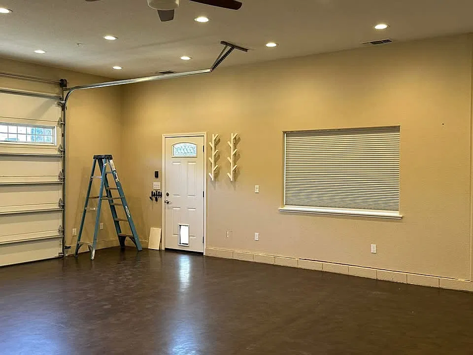 1 bed, 1.5 bath, 1400 sqft, $1,950 — Photo 2
