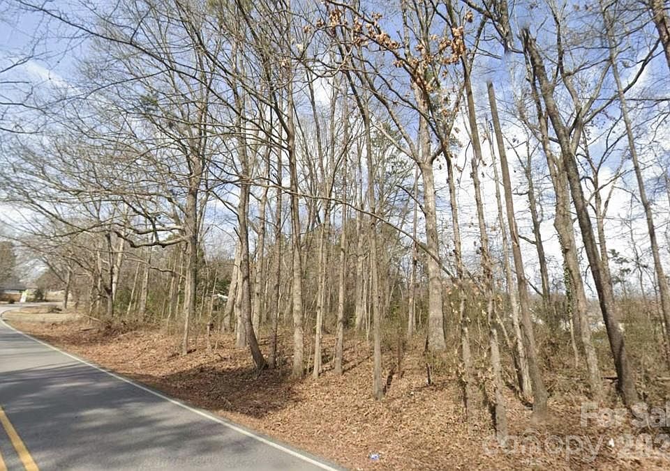 2nd image of 607 S Skyland Dr