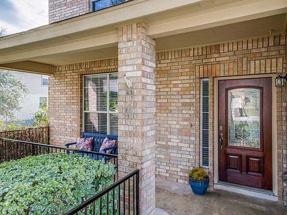 3rd image of 718 Lorimor Ct