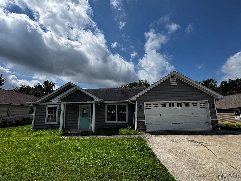 1st image of 104 Avery Ln