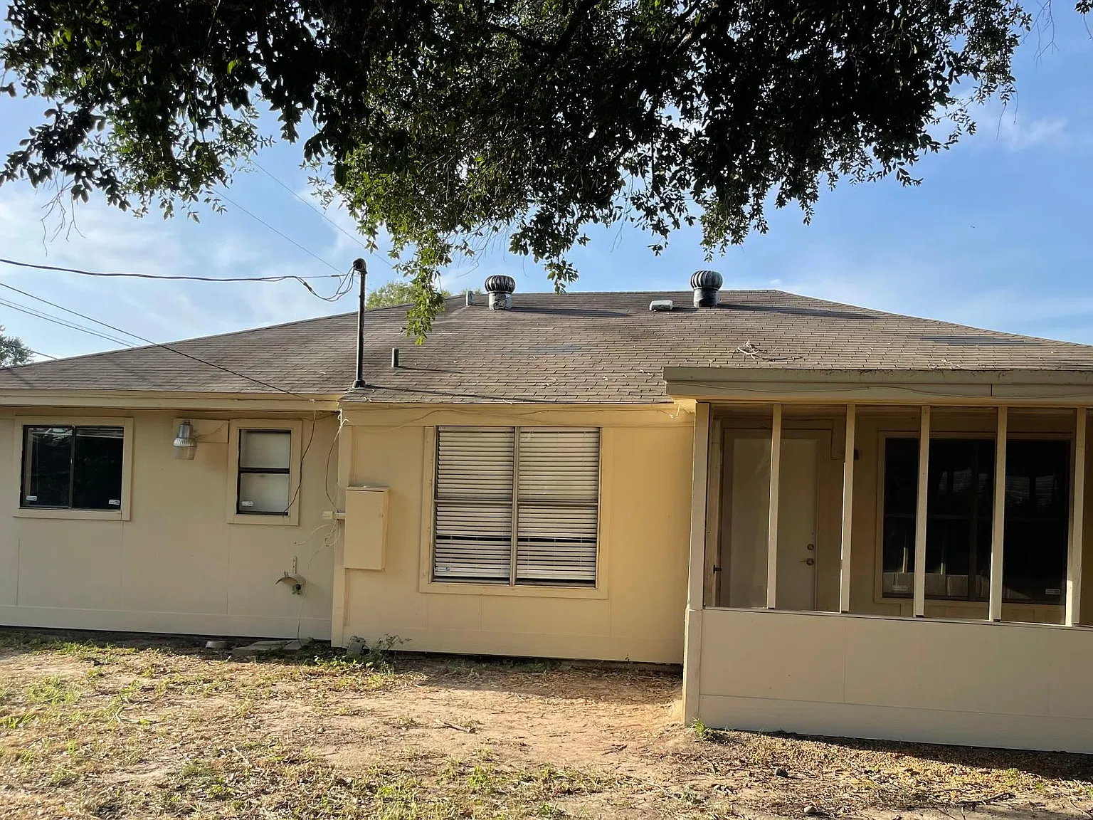 3 bed, 1197 sqft, $1,650 — Photo 2