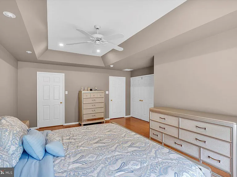 1202 Champlain Dr — Photo 17
