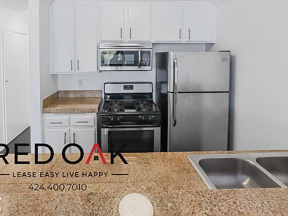 4th image of 1522 N Formosa Ave #215
