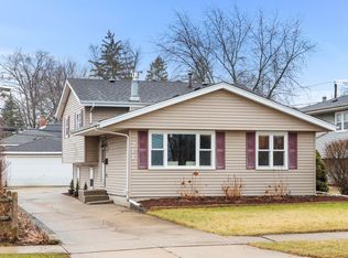 211 2nd St, Downers Grove, IL 60515