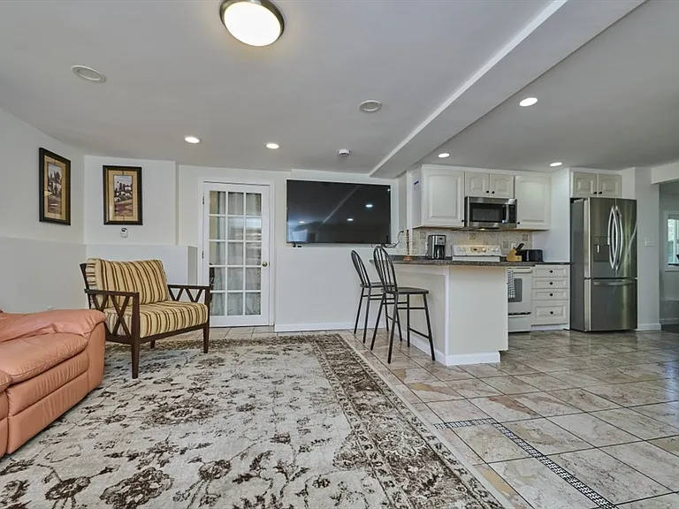37 Locust St #1 — Photo 9