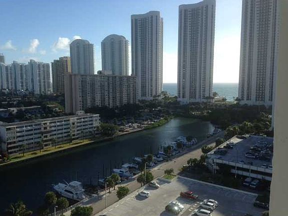 2nd image of 300 Bayview Dr APT 1511