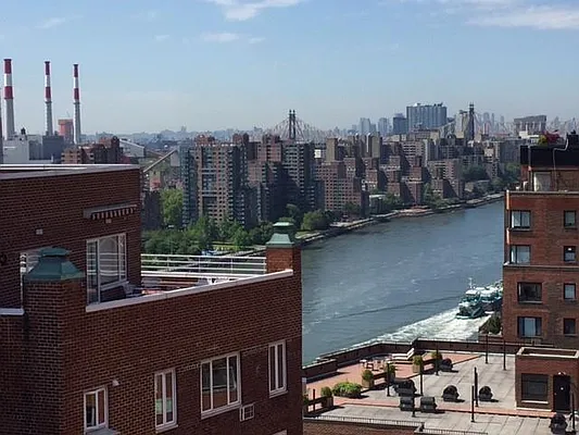 Sold by Warburg | media 18