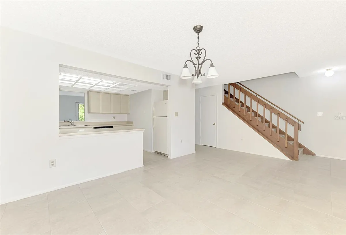 Building Photo - 935 Sunridge Way #B-4