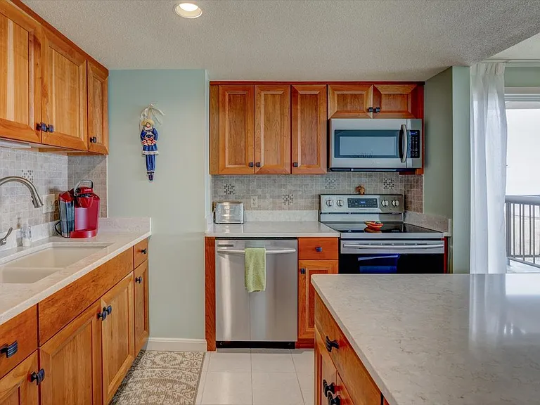 1 Seacliff Ave #3A — Photo 9