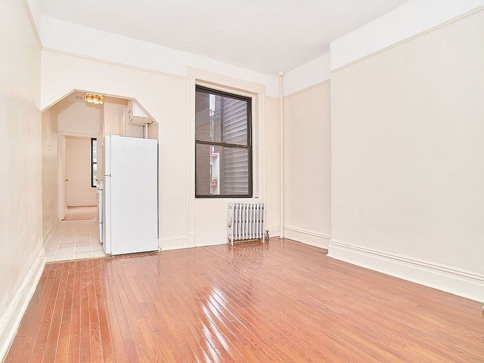 1st image of 274 W 119th St #2D