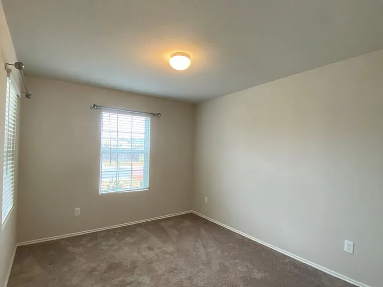 10410 Waverunner — Photo 6