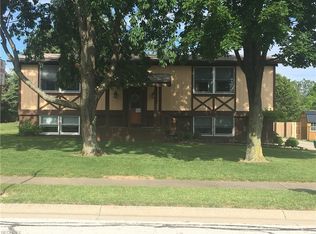 7338 Virginia Dr, Ravenna, OH 44266