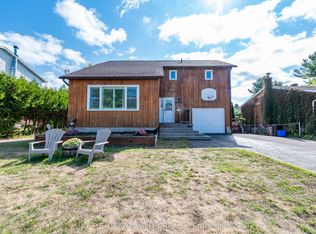 36 Thomas St, Deep River, ON K0J1P0