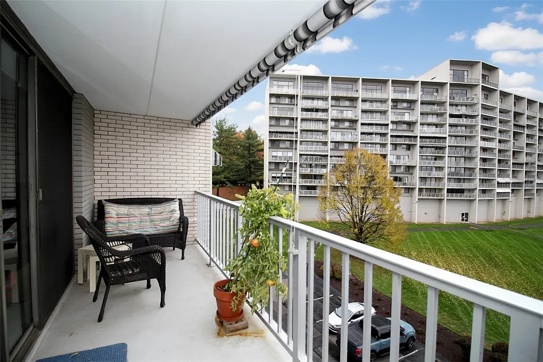2 bed, 2.5 bath, $1,650 — Photo 3