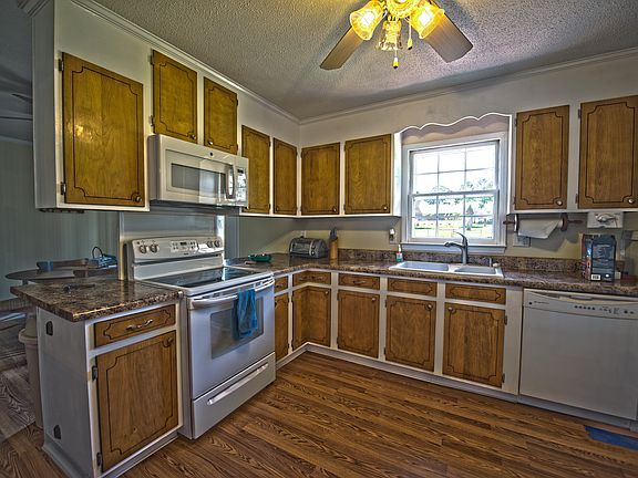2nd image of 360 E Chamblee Dr