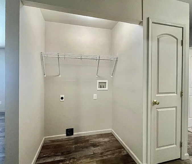 44 N Meyers Ave — Photo 12