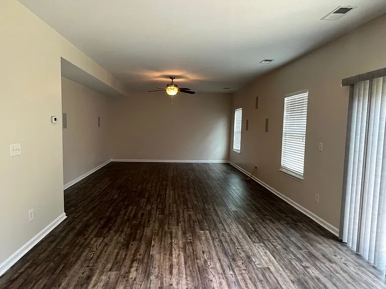 207 Elba Dr — Photo 7