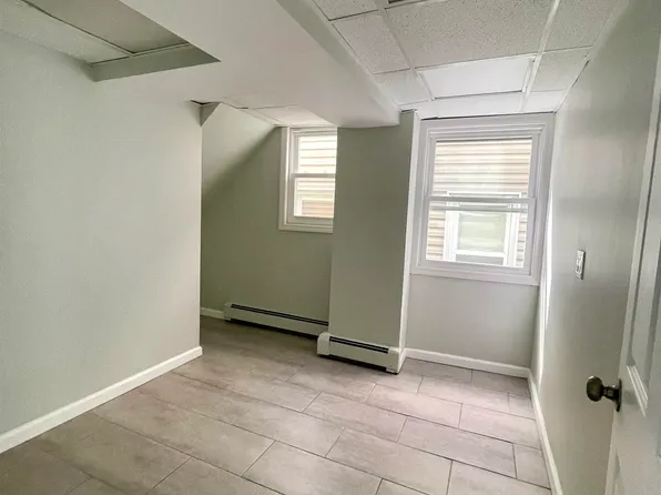 526 42nd Street image 5 of 18