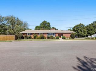 111 Linn Dr, Ste Genevieve, MO 63670