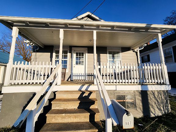 2nd image of 907 N Pocahontas Ave