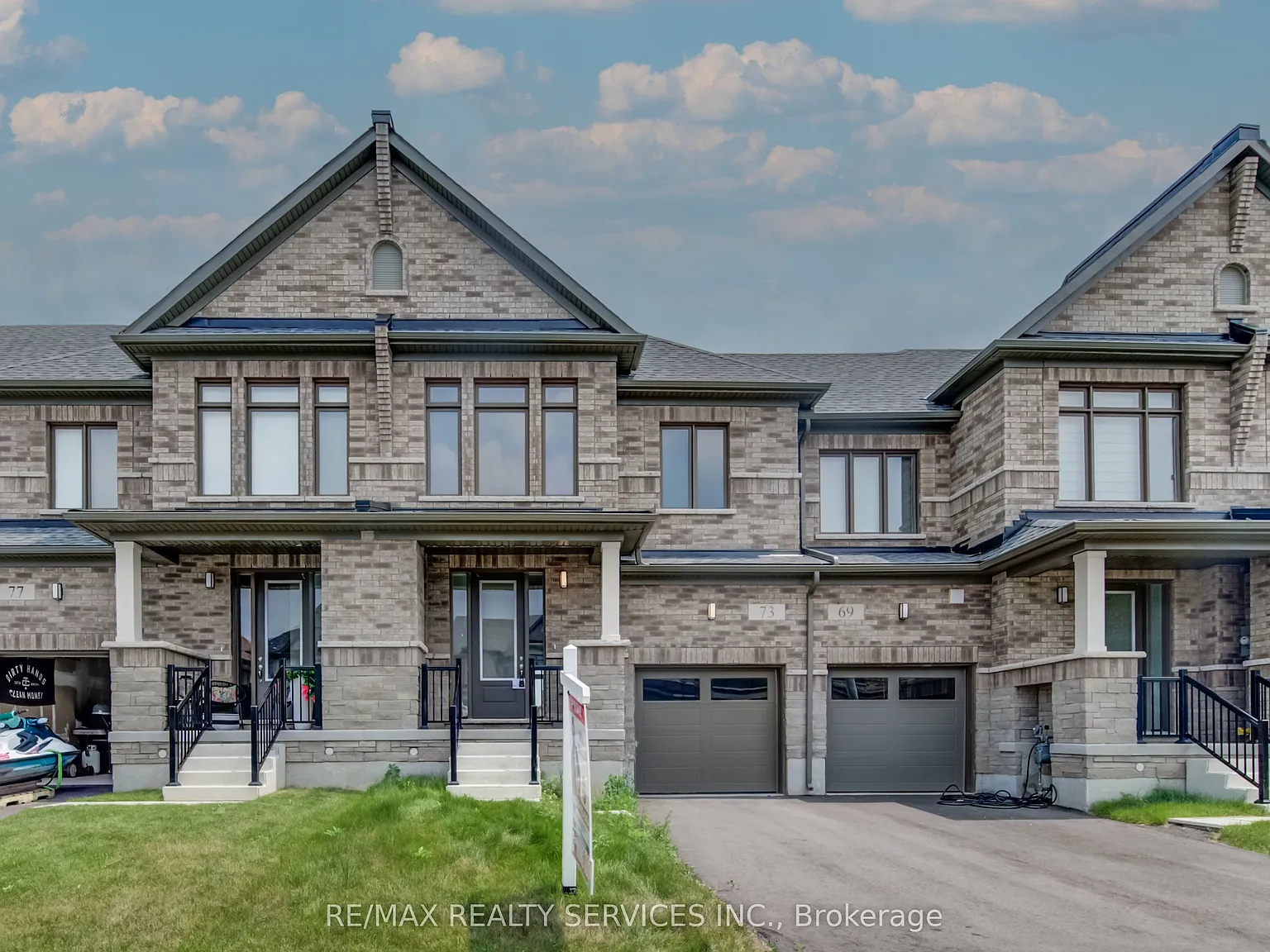 3 bed, $2,700 — Photo 2