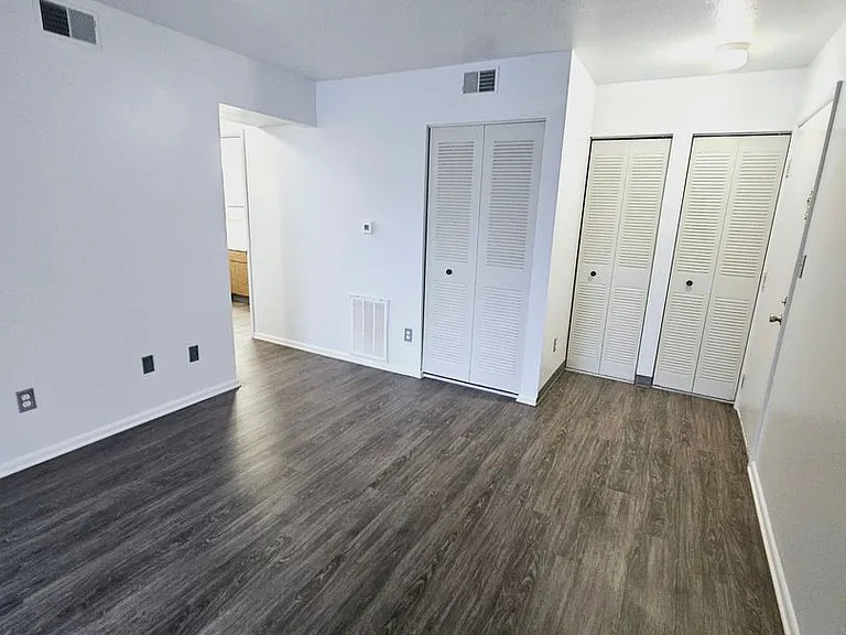 Sugarbush Apartments — Photo 132