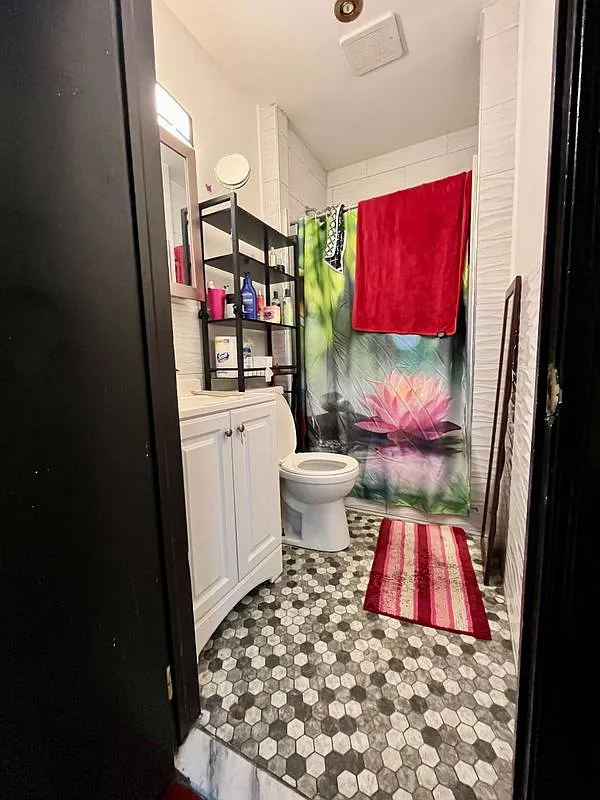 4 bed, 2.0 bath, 1000 sqft, $3,800 — Photo 4