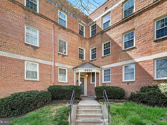 2nd image of 2211 Washington Ave APT 303