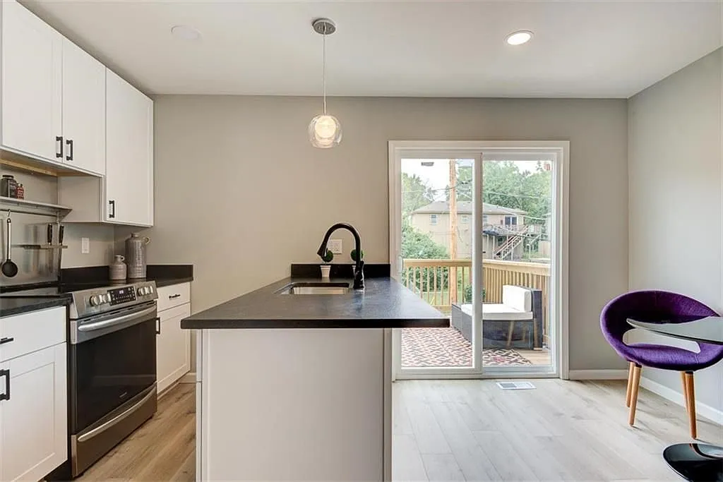 3 bed, 3.0 bath, 1440 sqft, $2,295 — Photo 4