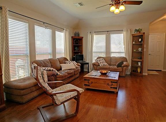 5th image of 9916 Half Moon Dr