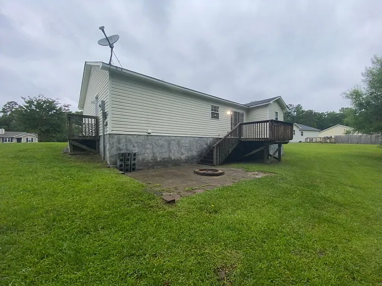212 Winterberry Ct — Photo 15