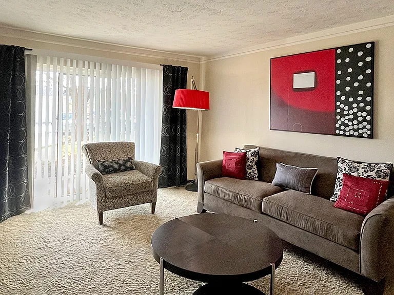 Kensington Woods Apartments — Photo 8